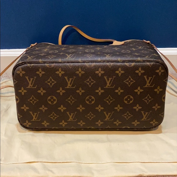 Louis Vuitton Neverfull MM - Picture 16 of 16